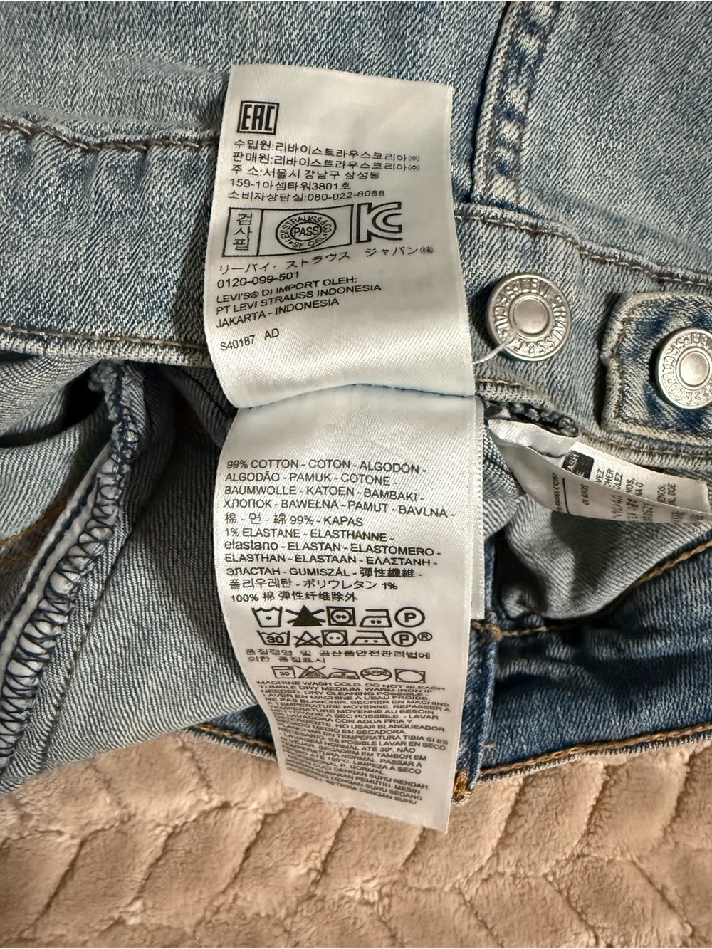 Levi's Original Trucker Denim Jacket Women's Small Light Wash Jean Classic - Picture 11 of 13